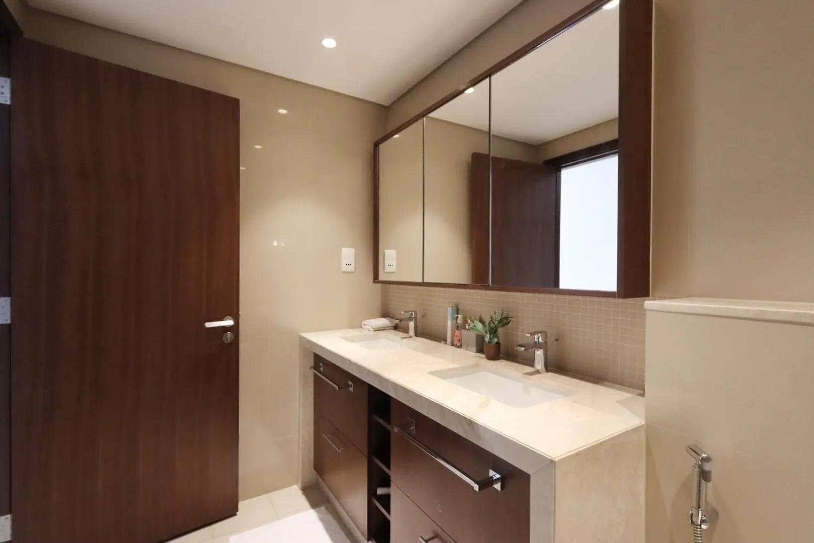 Livbnb-Classy 1Br, Steps To Dubai Mall And Burj Khalifa Apartment